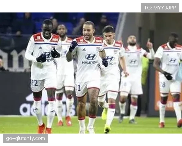 法甲战报：里昂4-2逆转摩纳哥，升至积分榜第三位